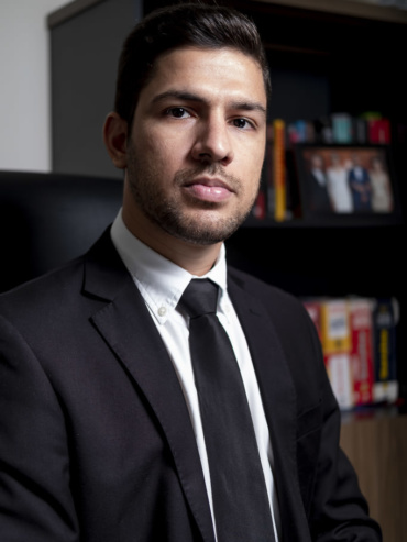 Dr. Lucas Fernandes